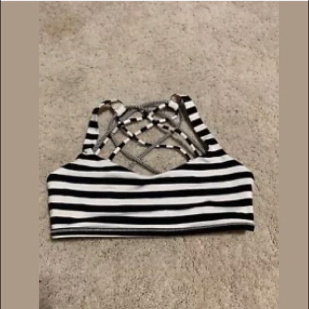 Lululemon apex free to be wild bra